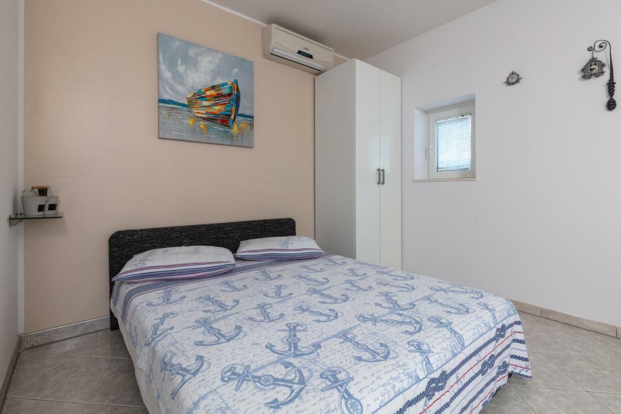 Apartments Bubalo Omis Exterior photo