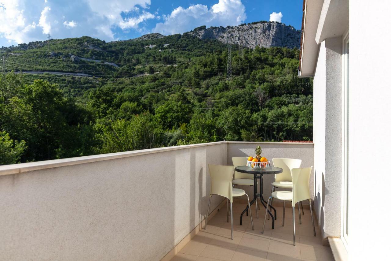 Apartments Bubalo Omis Exterior photo
