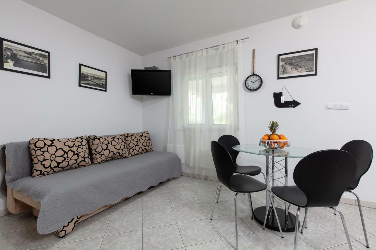 Apartments Bubalo Omis Exterior photo