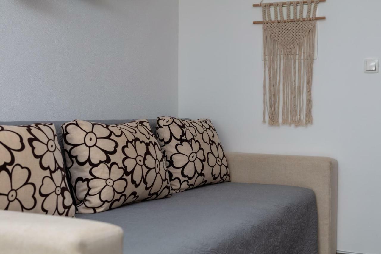 Apartments Bubalo Omis Exterior photo